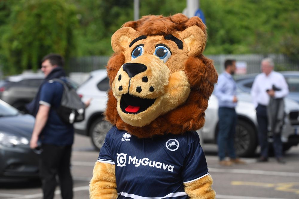 Millwall Fc Matchday Mascots Millwall V Sheffield Wednesday