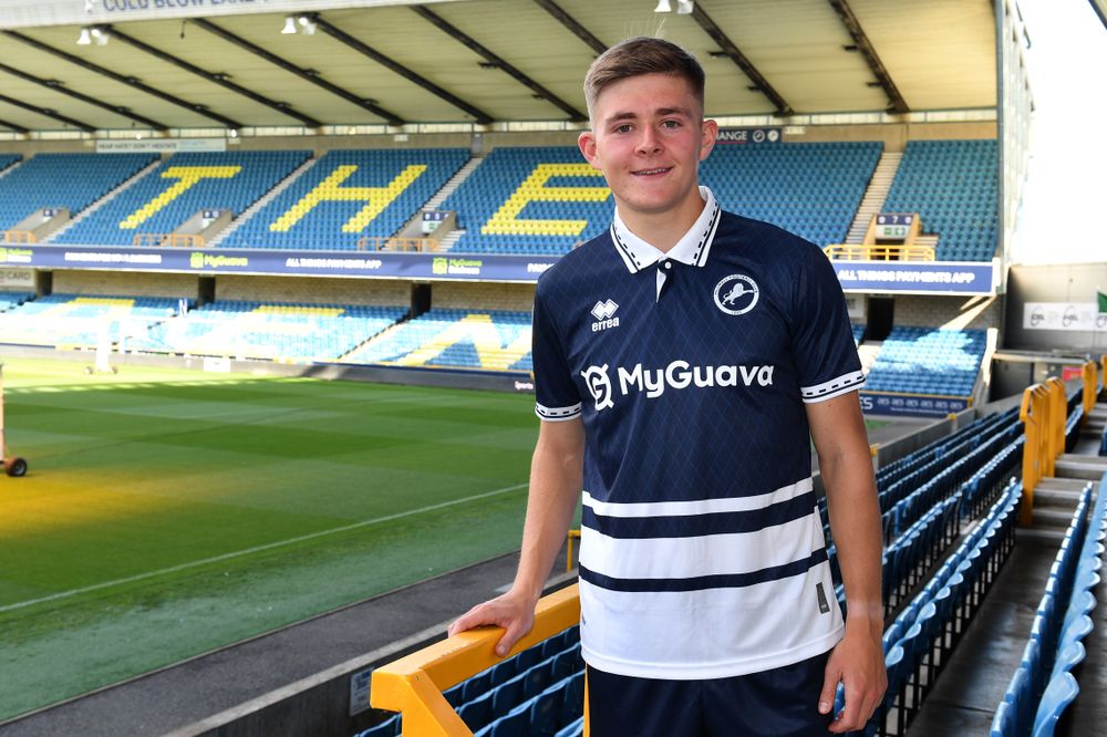 Millwall FC – Daniel Kelly signs for Millwall