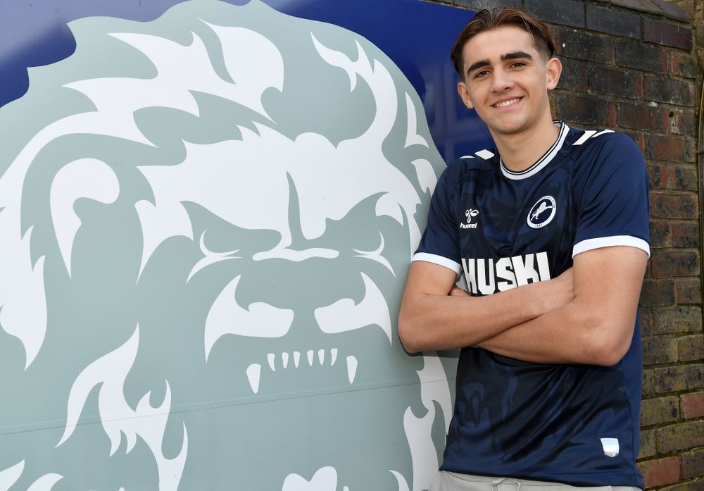 Academy Scholar Frankie Hvid signs pro deal at Millwall